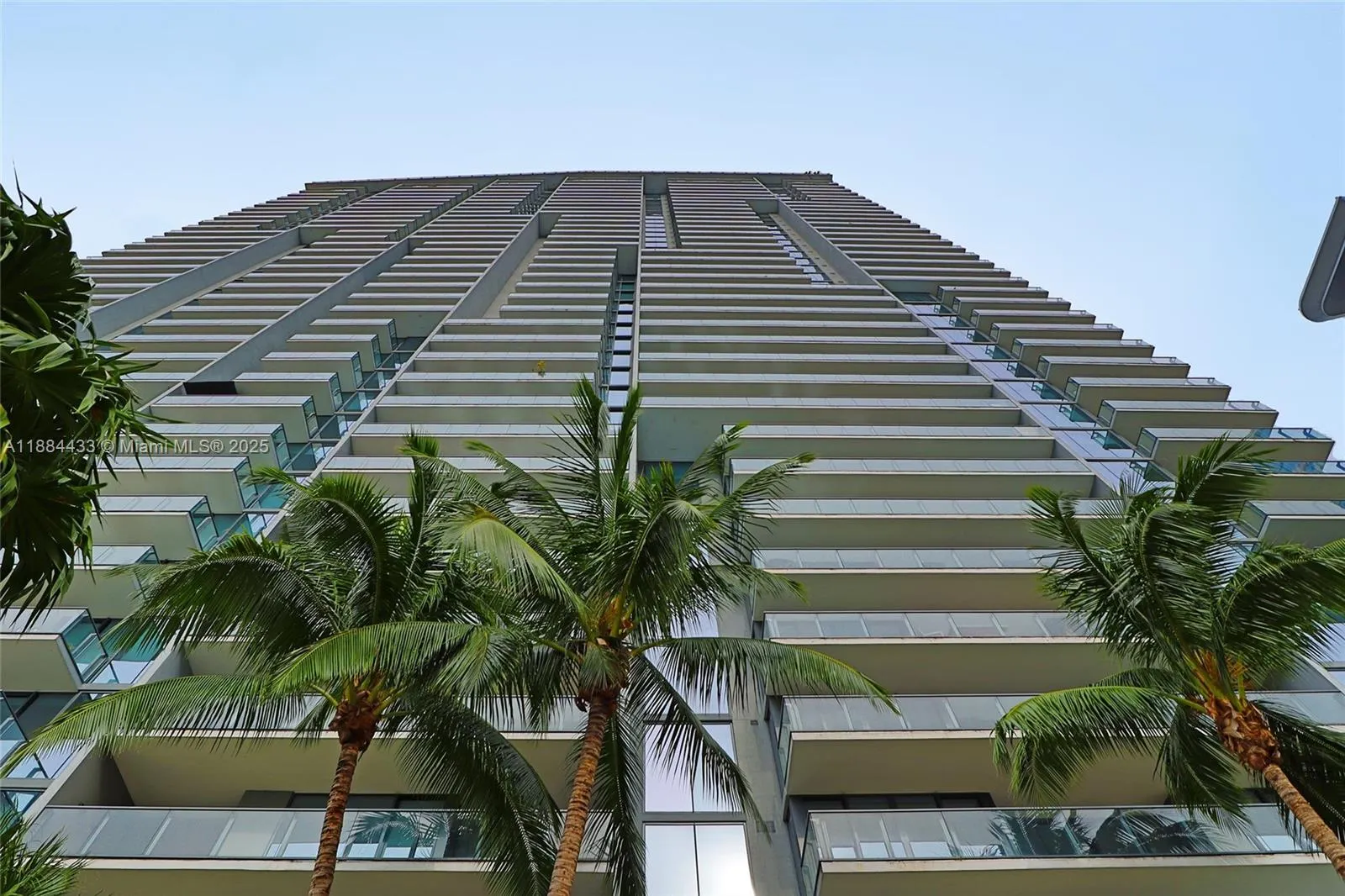 68 SE 6th St, #1008