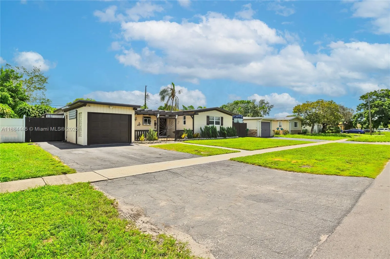 421 SW 64th Way