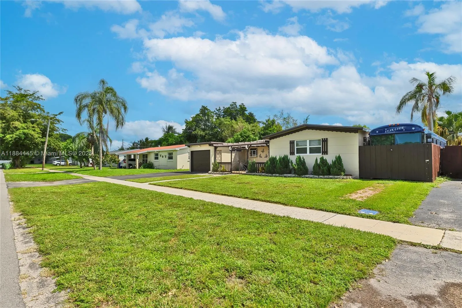 421 SW 64th Way