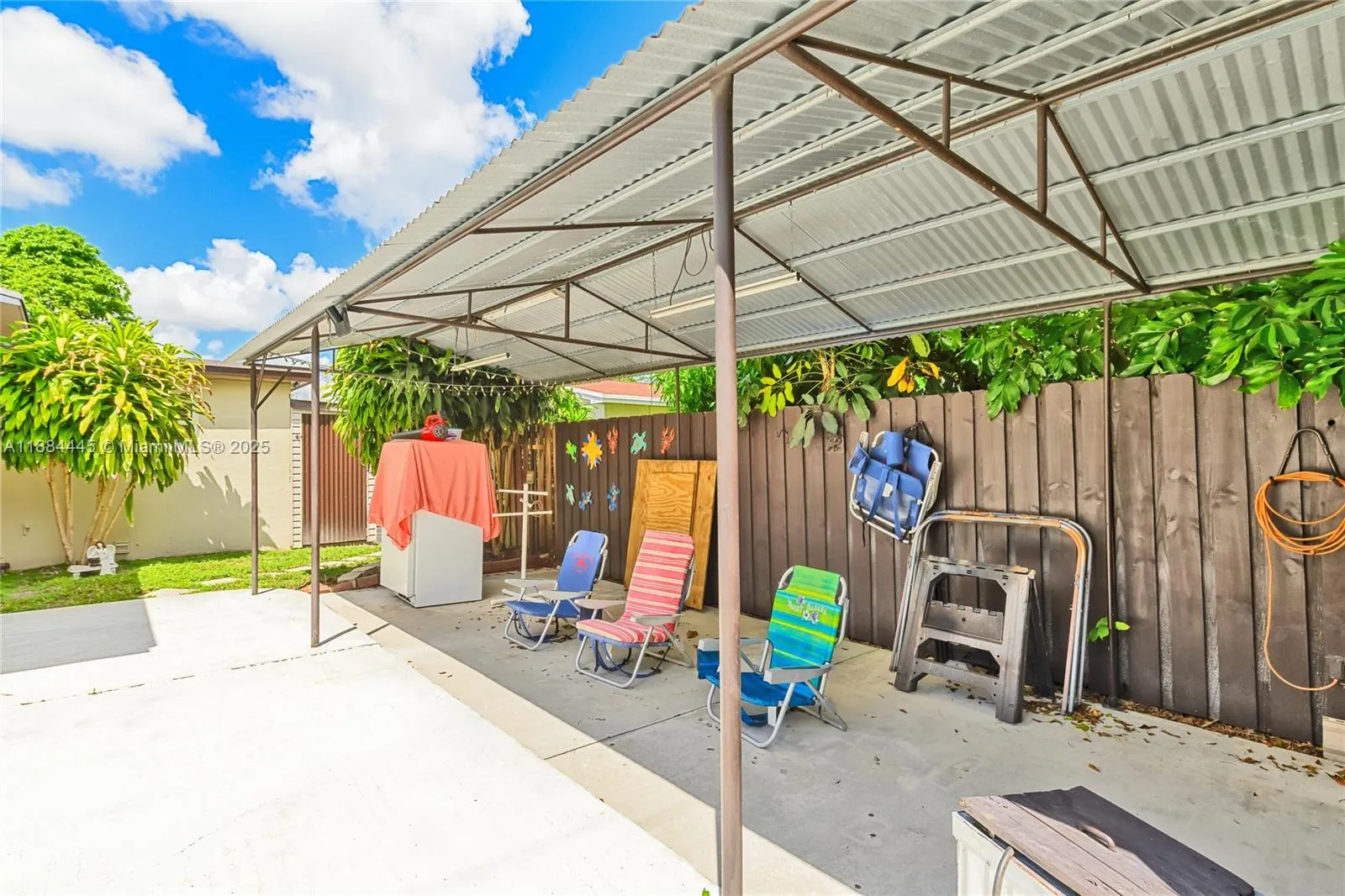 421 SW 64th Way