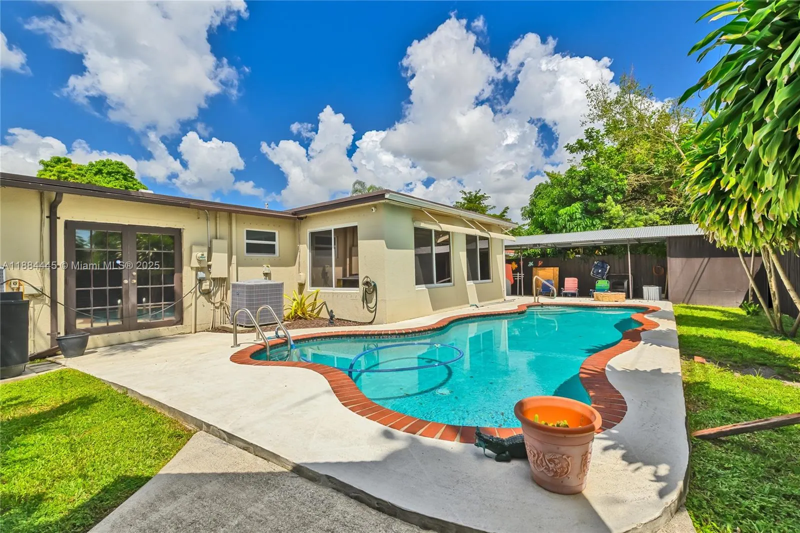 421 SW 64th Way
