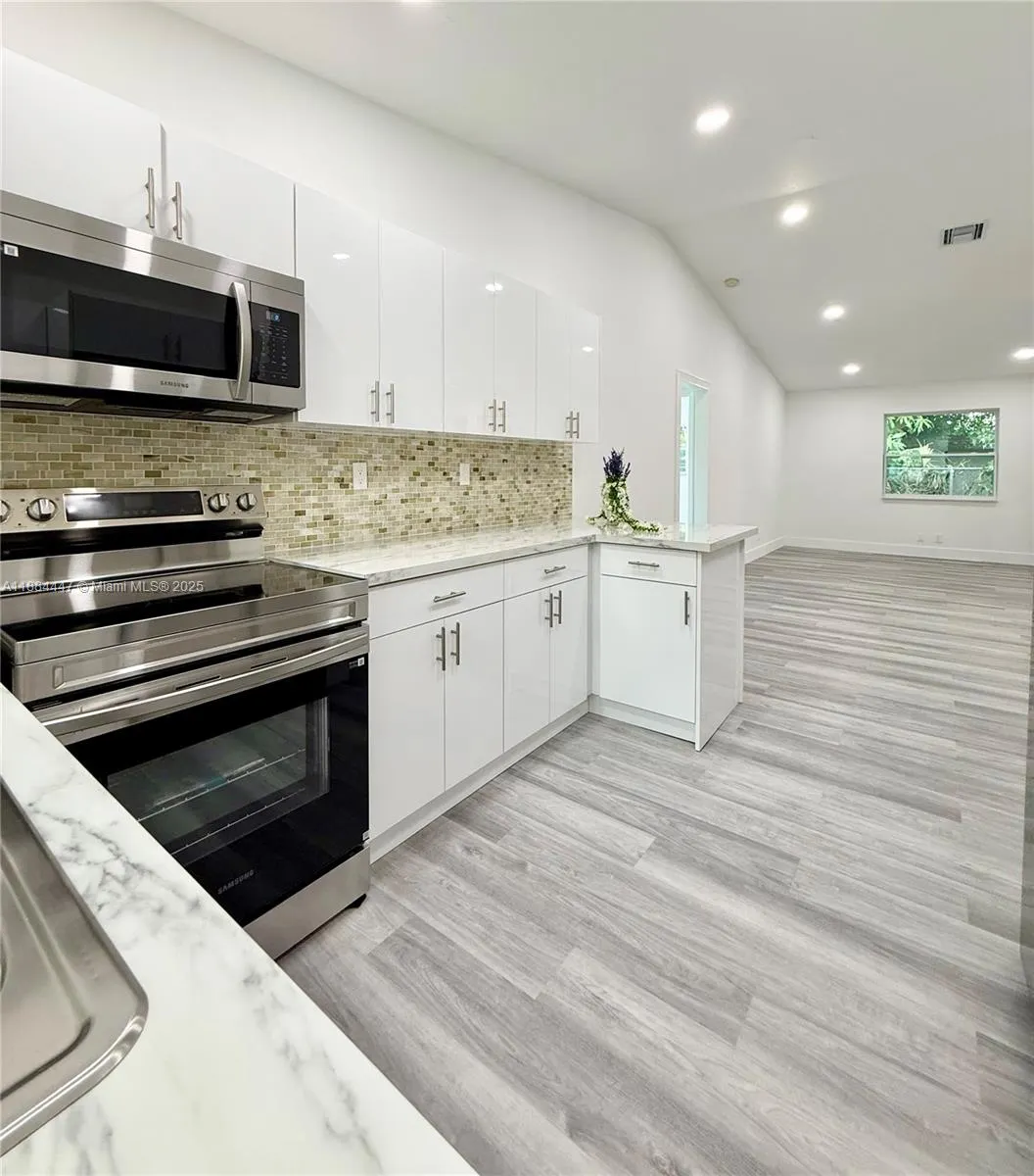 2850 NW 12th Ct