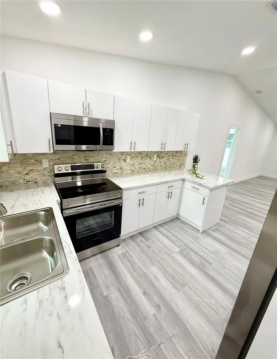 2850 NW 12th Ct