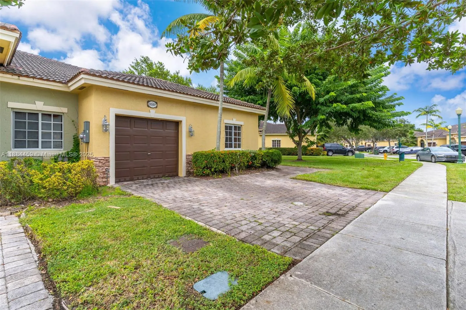 3327 NE 11th Dr