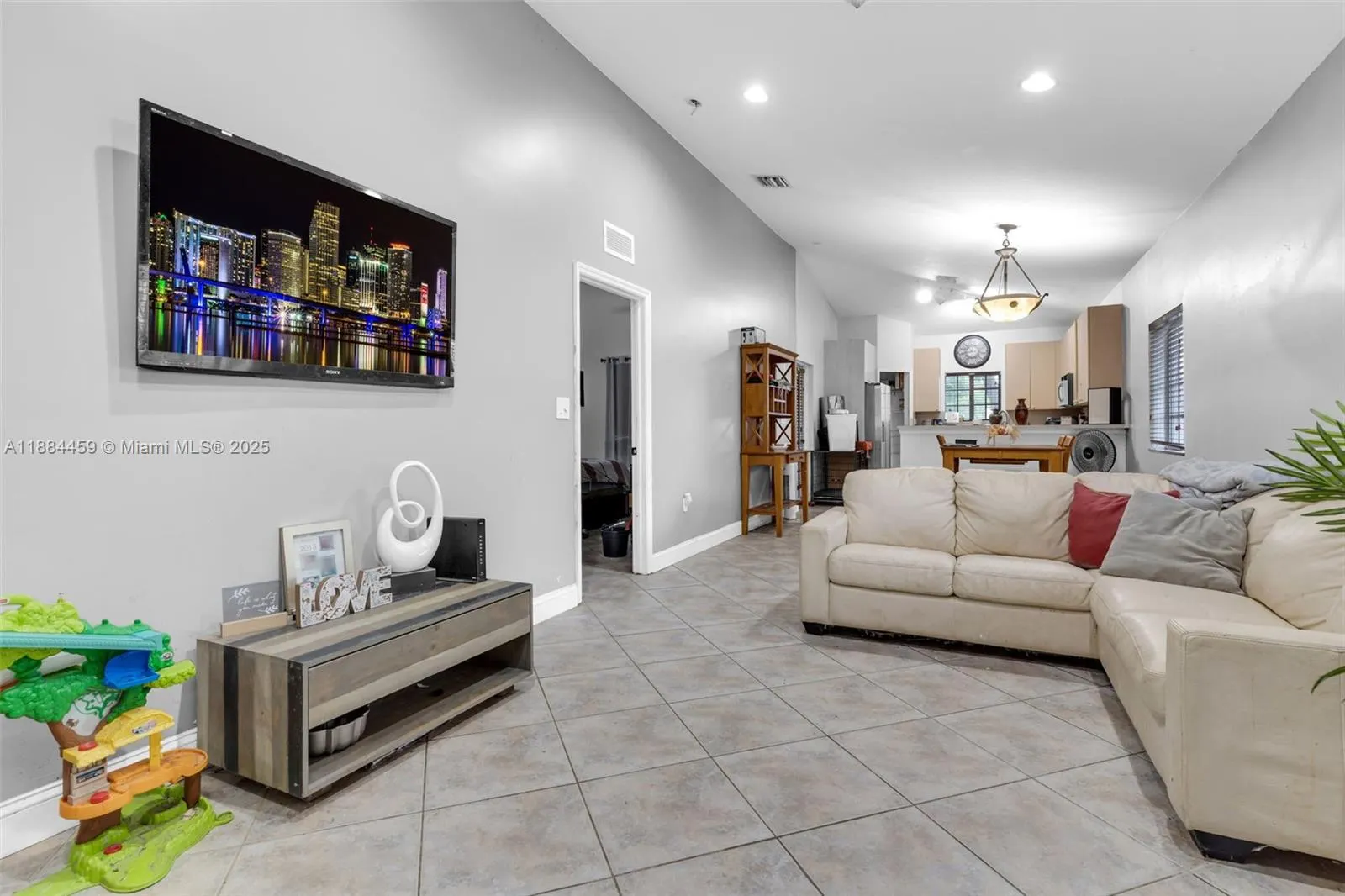 3327 NE 11th Dr