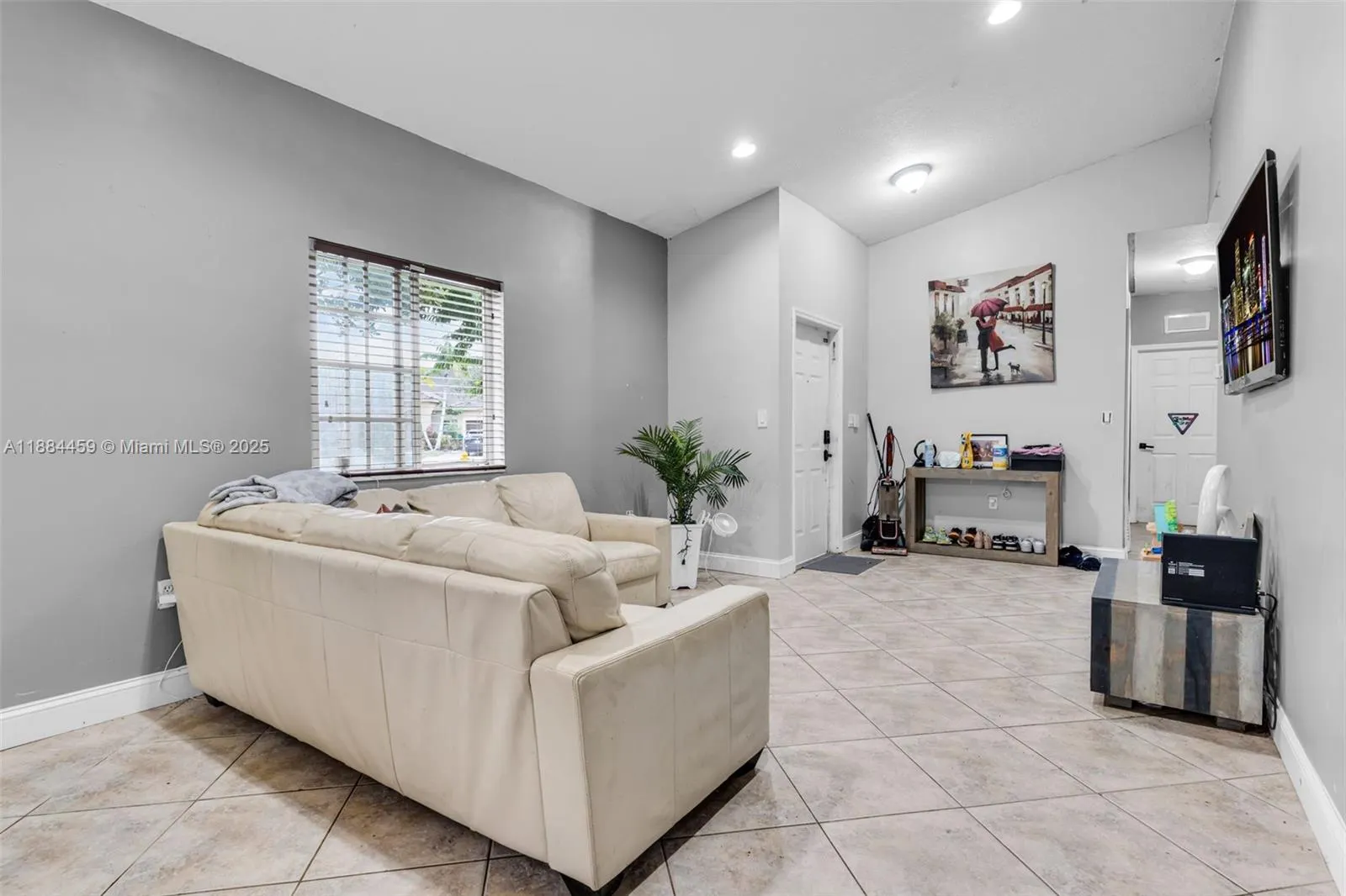 3327 NE 11th Dr