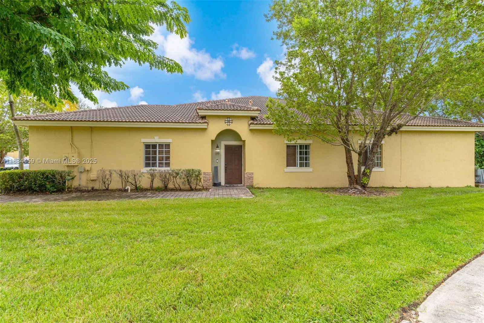 3327 NE 11th Dr