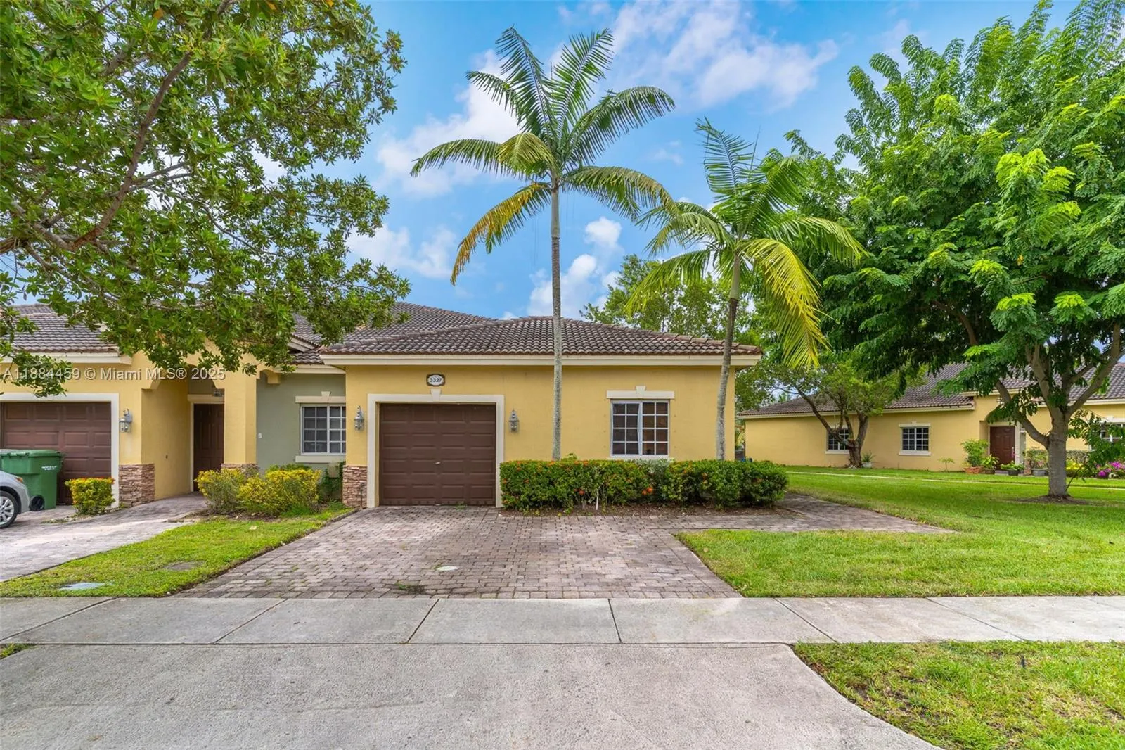 3327 NE 11th Dr