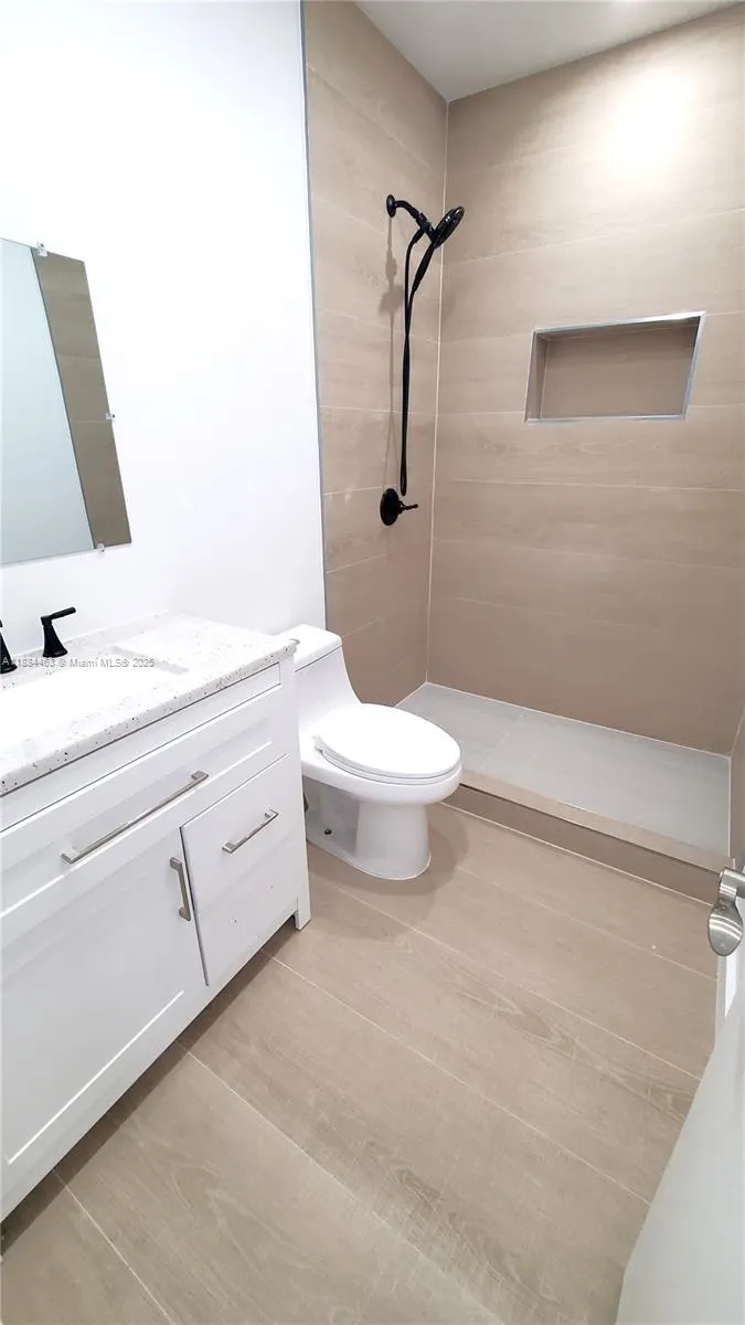 215 Zamora Ave, #10