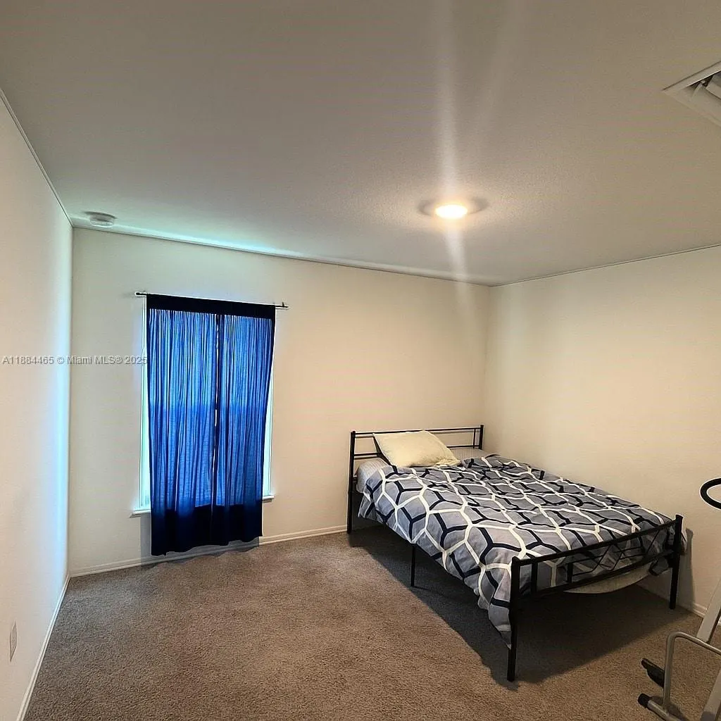 1805 40TH ST W