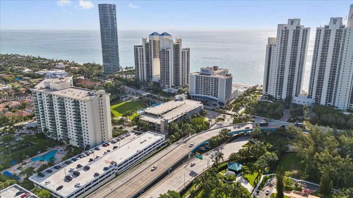 19380 Collins Ave, #121