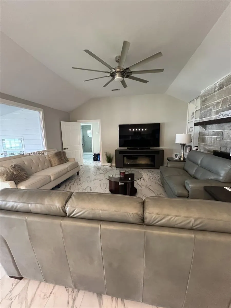 310 S 3rd ST, #0