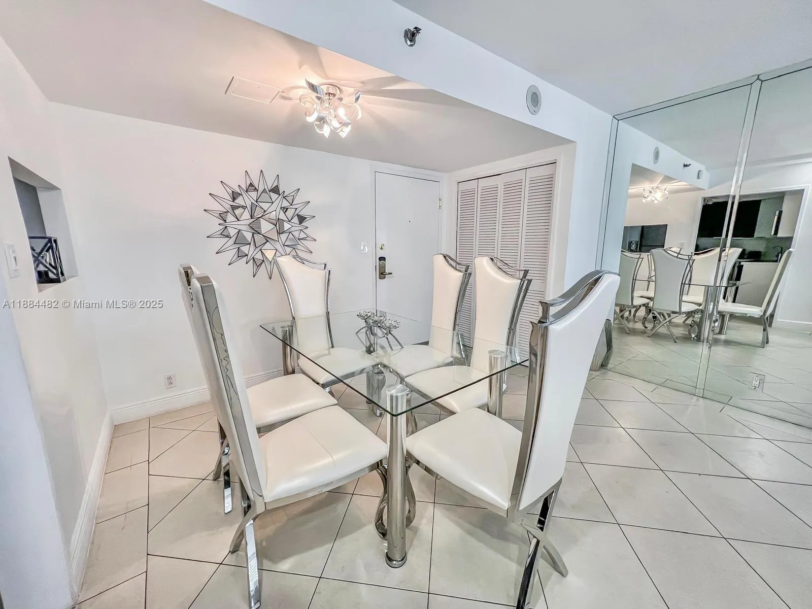 5225 Collins Ave, #517