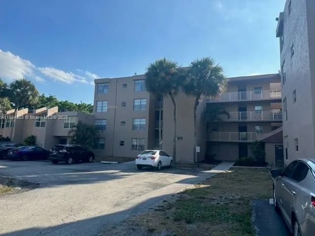 9450 Live Oak Pl, #108