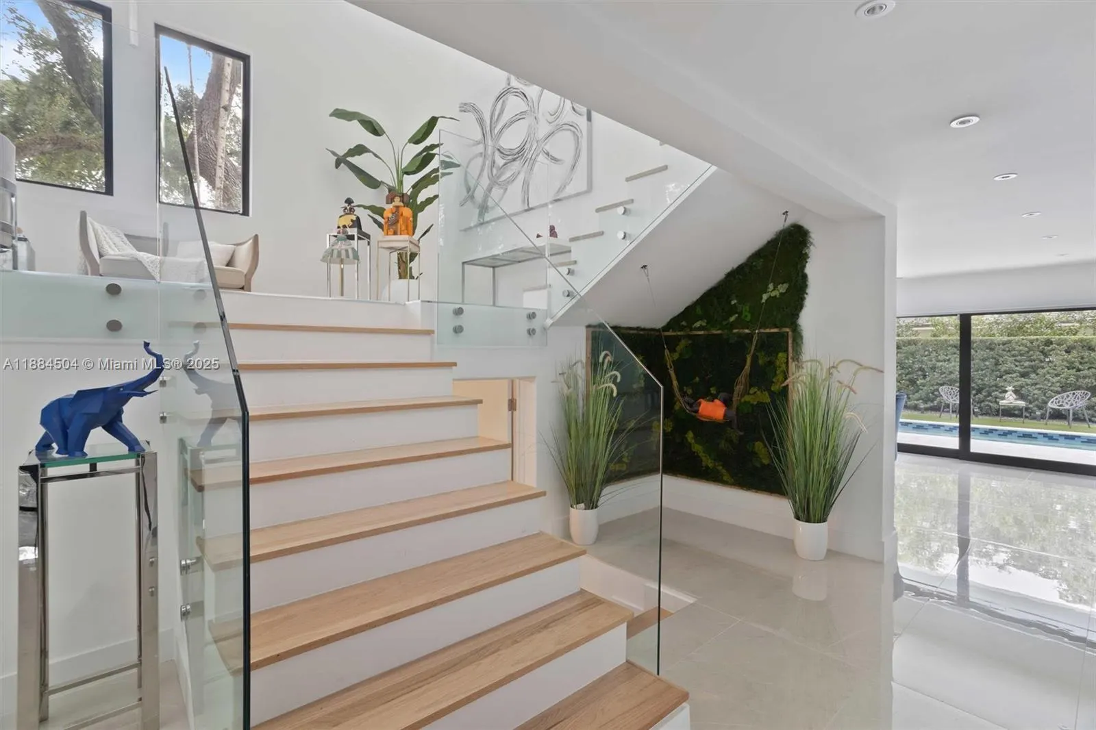 6510 Castaneda St