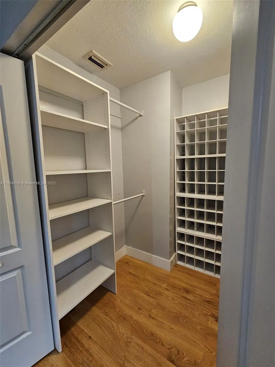 2225 NW 45th Ave, #550