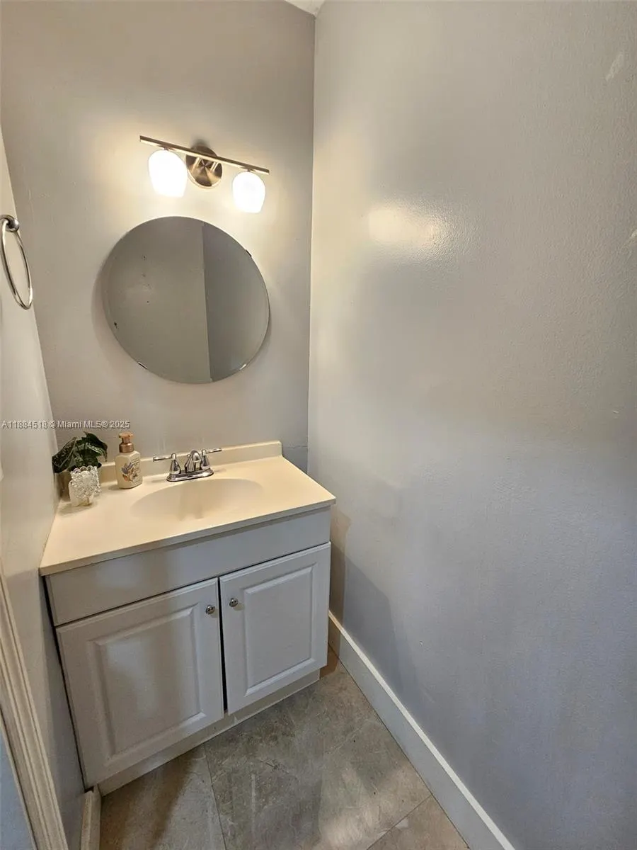 2225 NW 45th Ave, #550