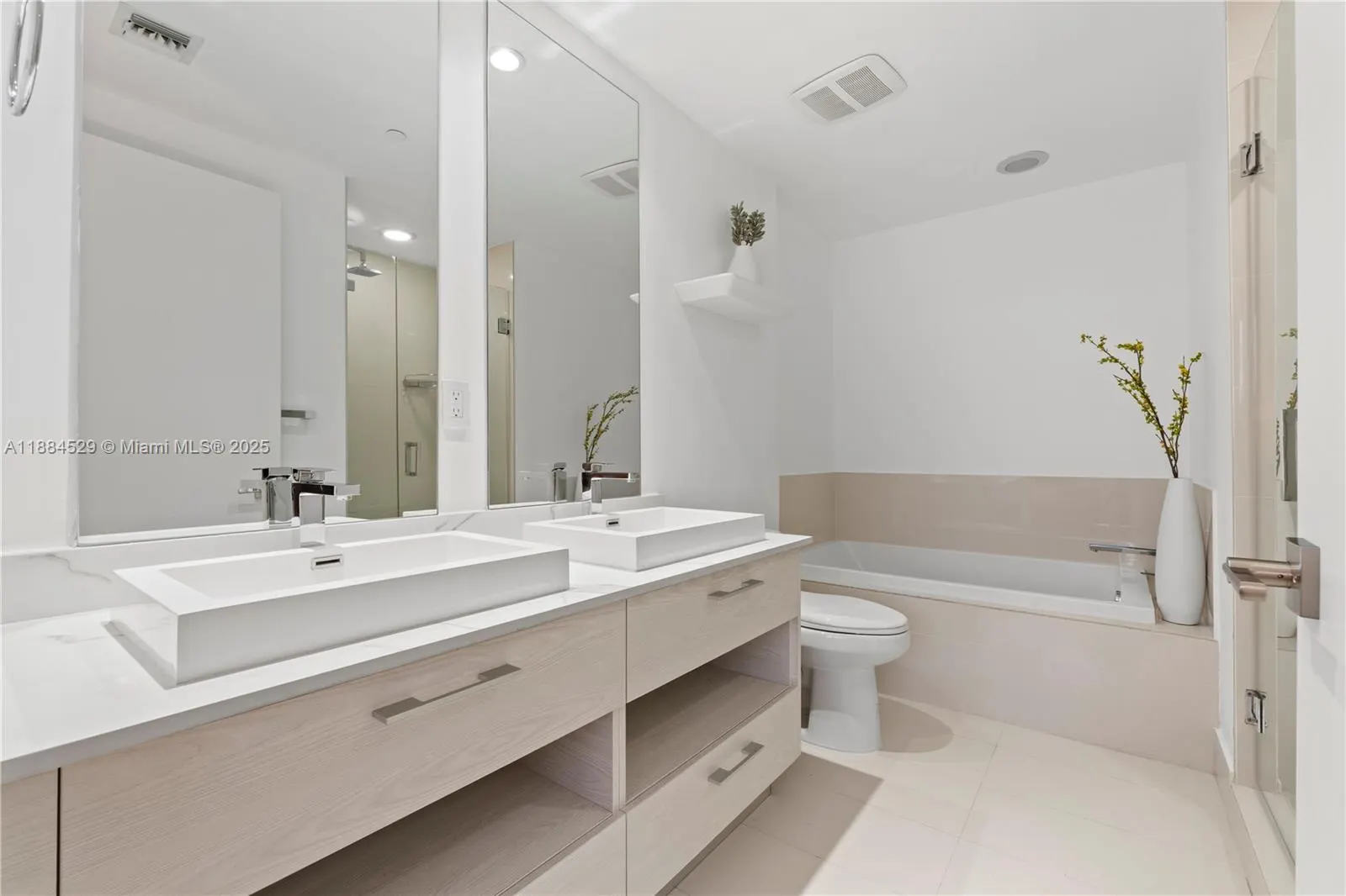 45 SW 9th St, #1708
