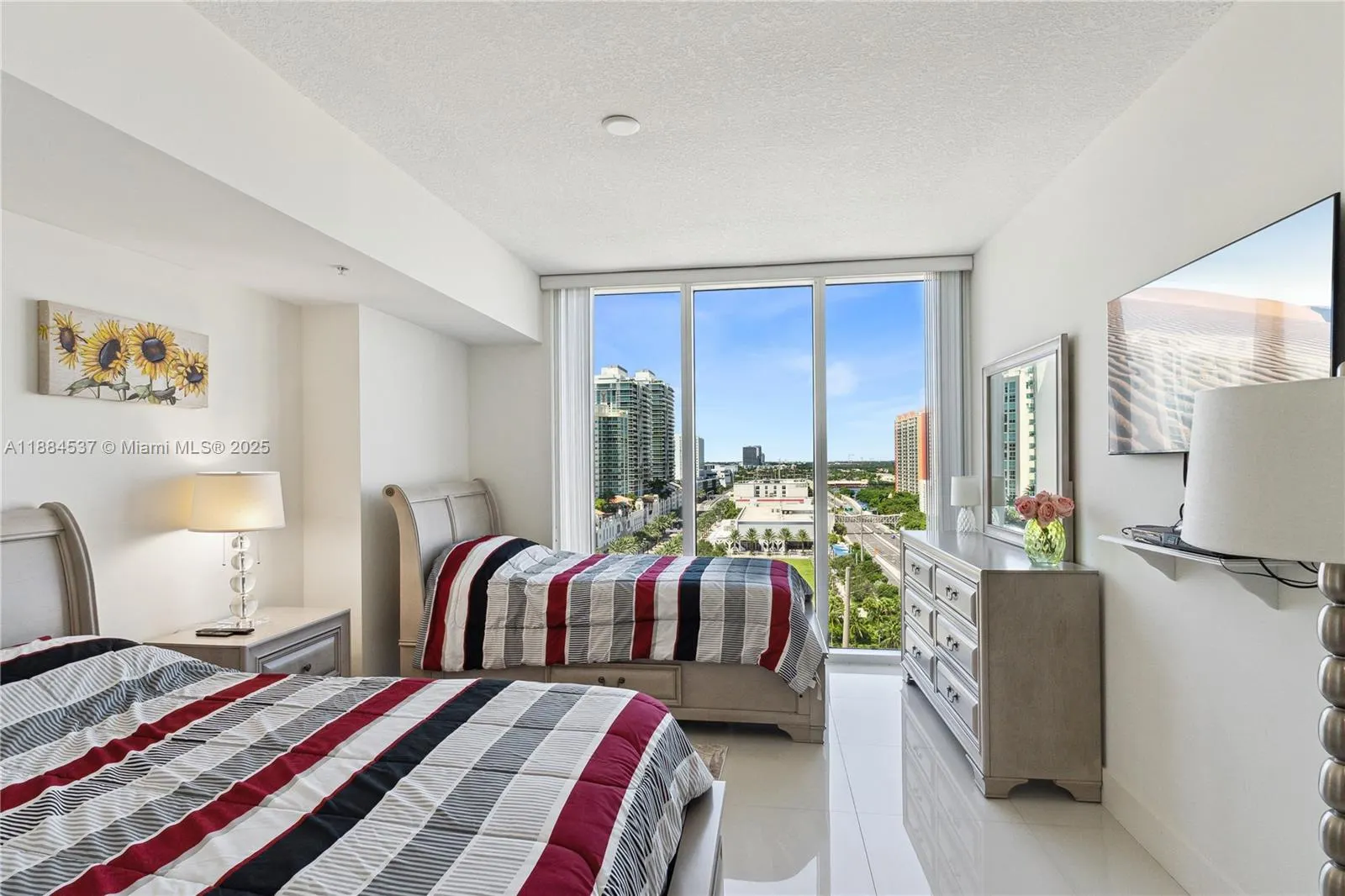 16699 Collins Ave, #1407