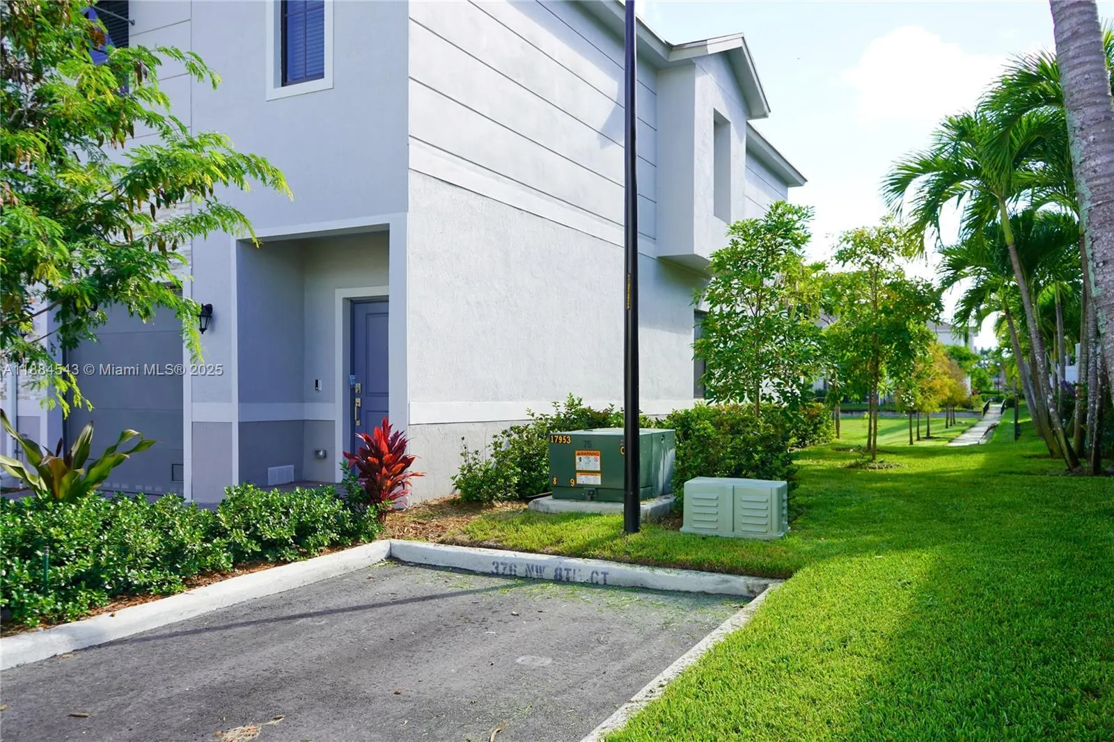 848 NW 3rd Way