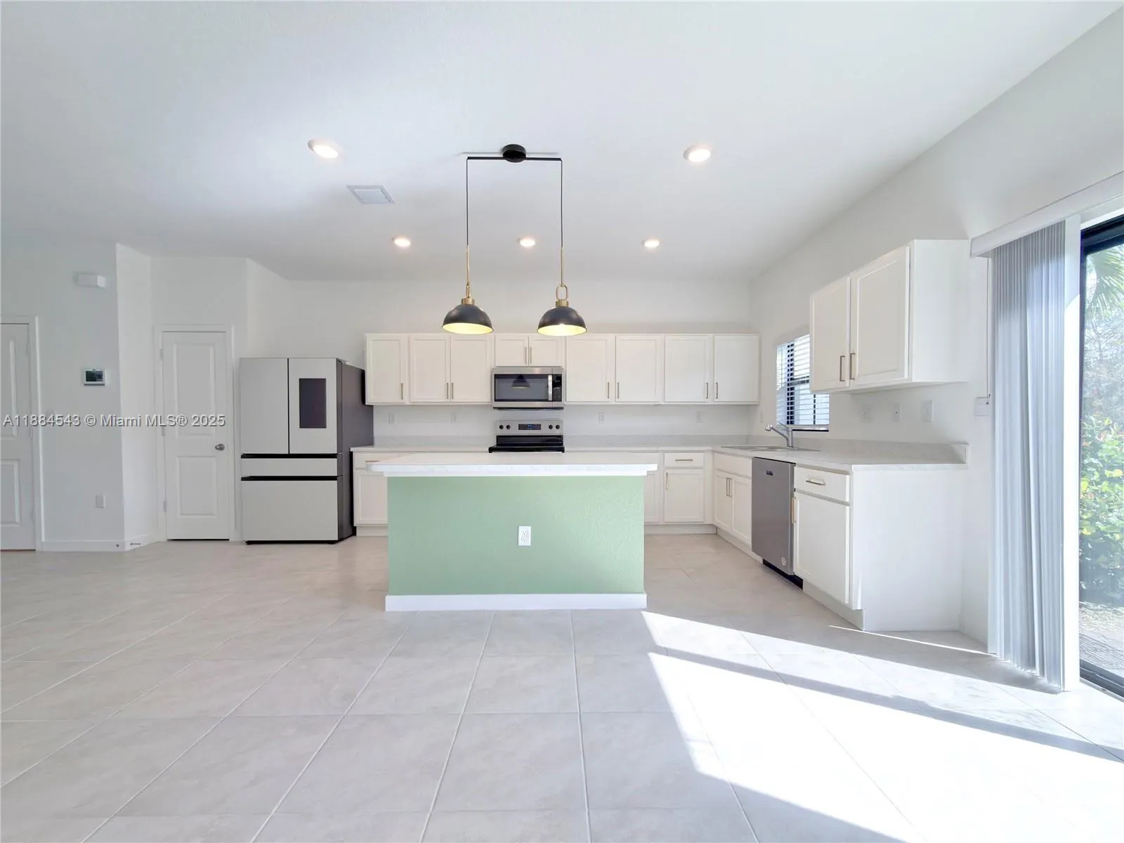 848 NW 3rd Way