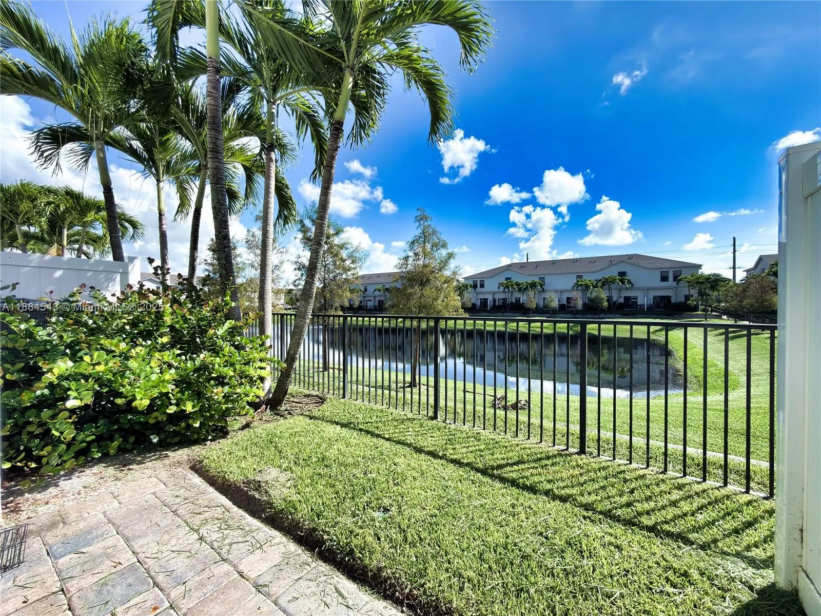 848 NW 3rd Way