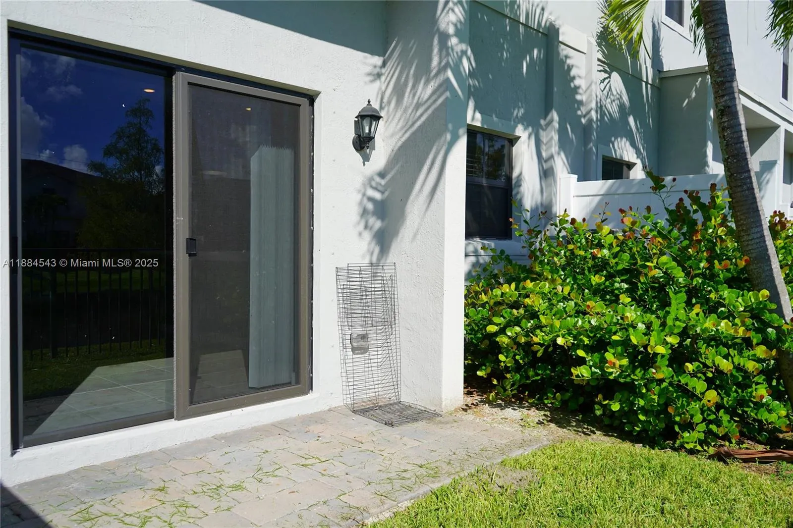848 NW 3rd Way