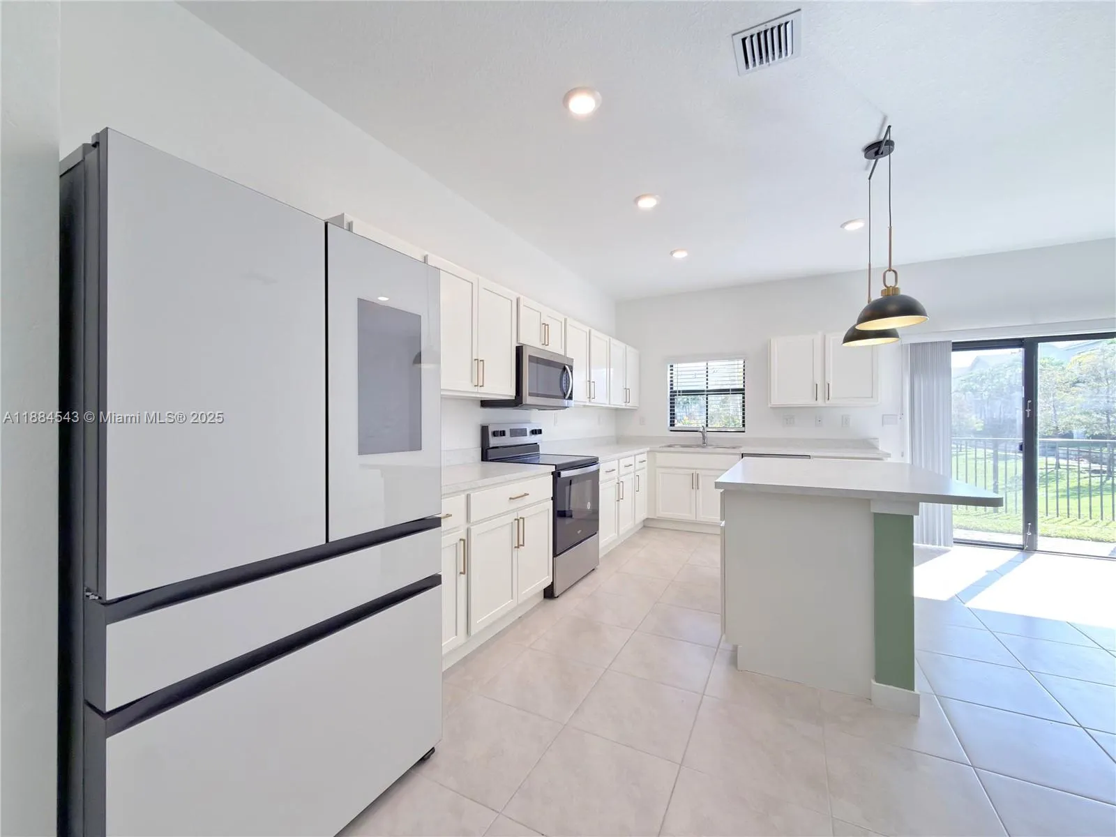 848 NW 3rd Way