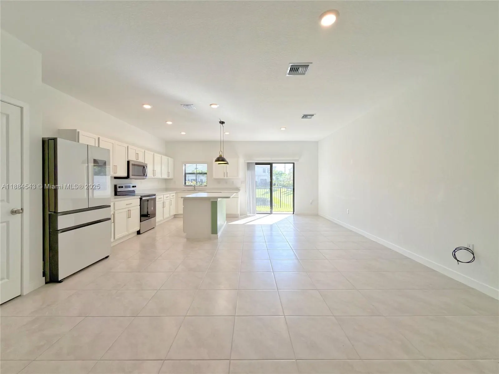 848 NW 3rd Way