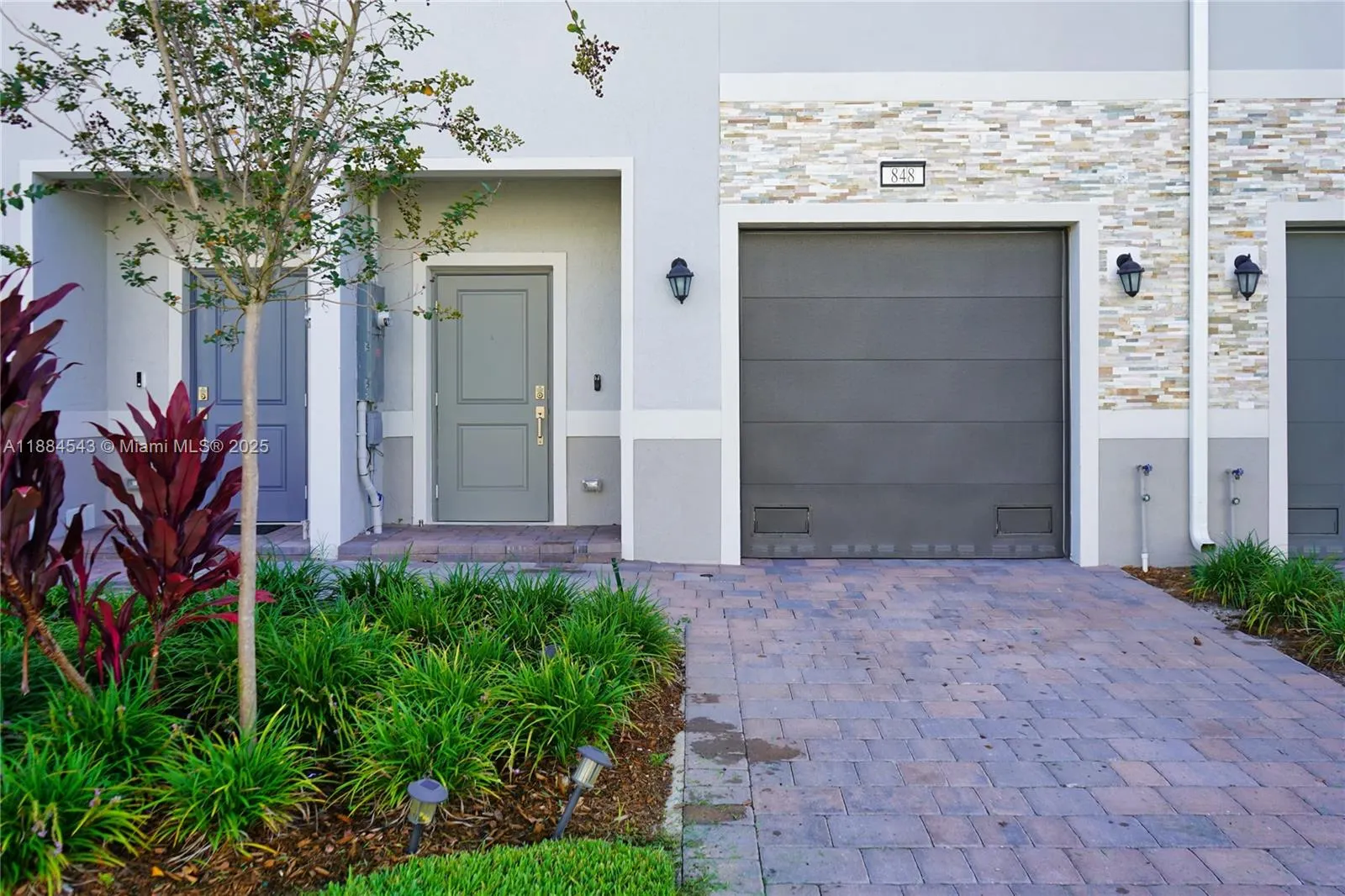 848 NW 3rd Way