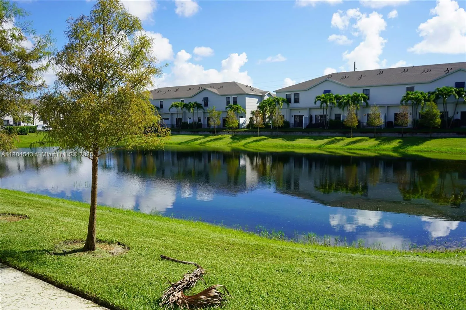 848 NW 3rd Way