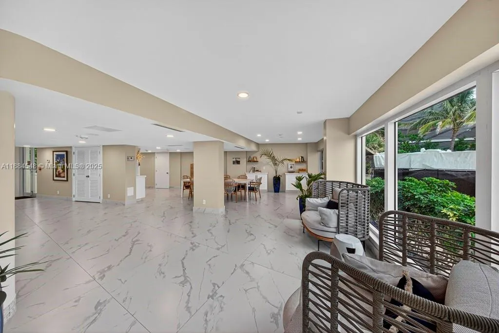 710 N Ocean Blvd, #108