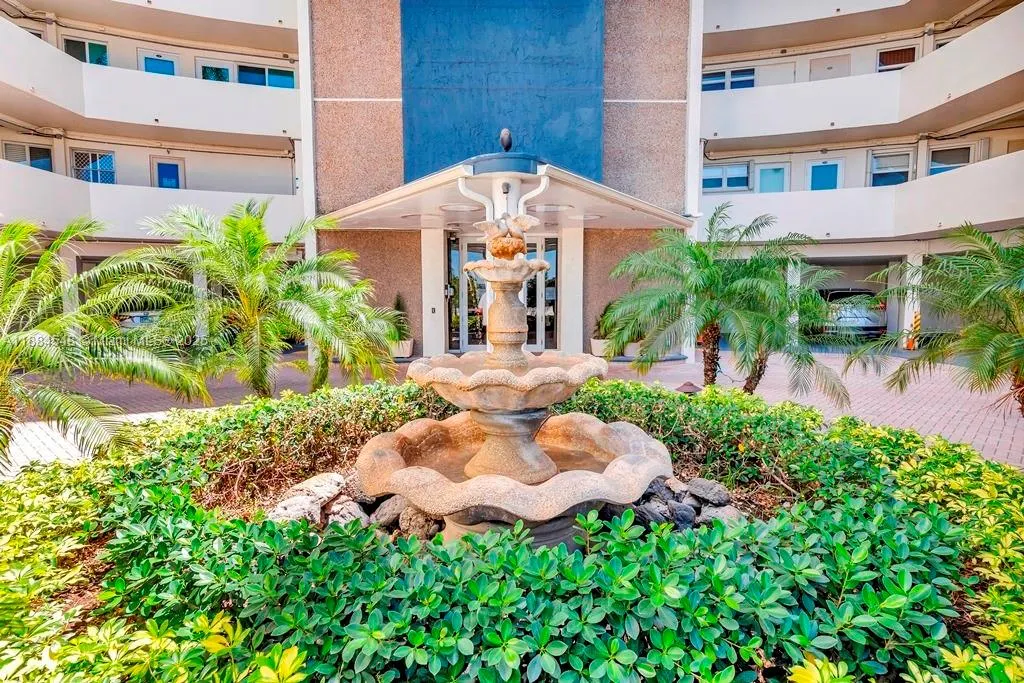 710 N Ocean Blvd, #108
