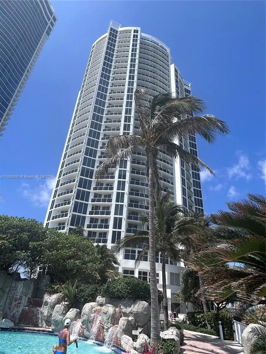 18001 Collins Ave, #2206