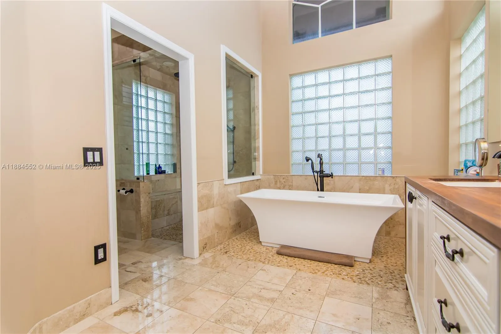 1091 SW 156th Ave