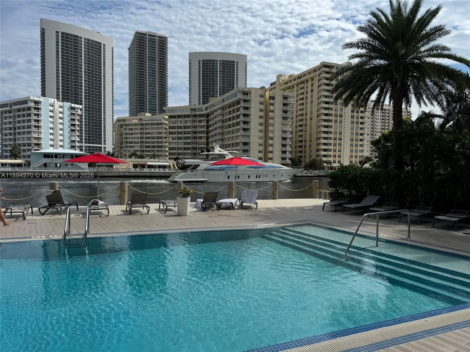 2602 E Hallandale Beach Blvd, #R2306