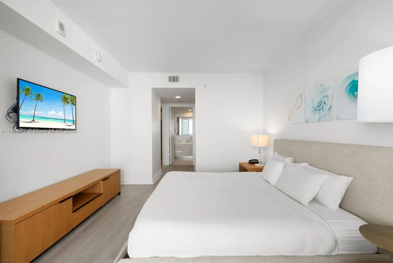 2602 E Hallandale Beach Blvd, #R2306