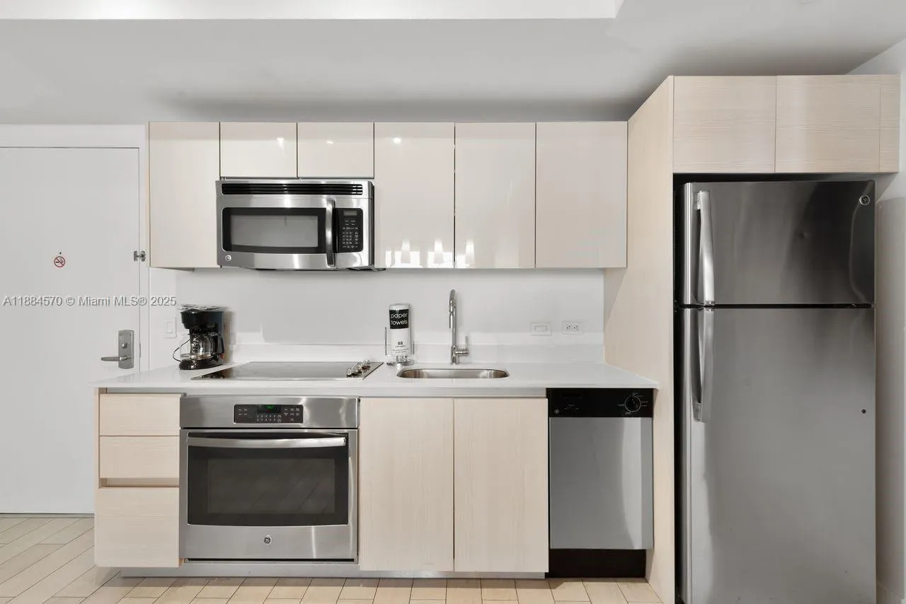 2602 E Hallandale Beach Blvd, #R2306