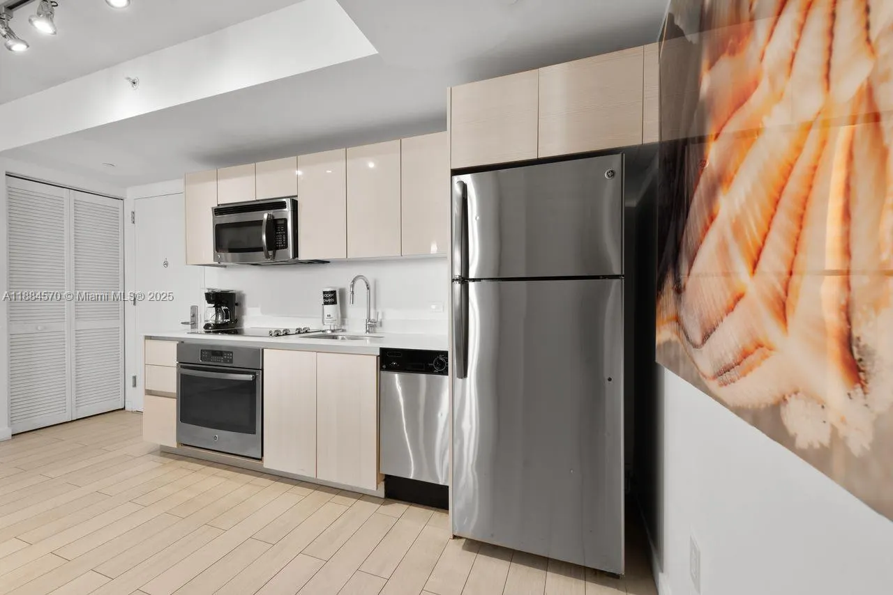 2602 E Hallandale Beach Blvd, #R2306