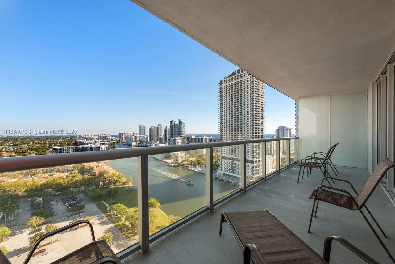 2602 E Hallandale Beach Blvd, #R2306