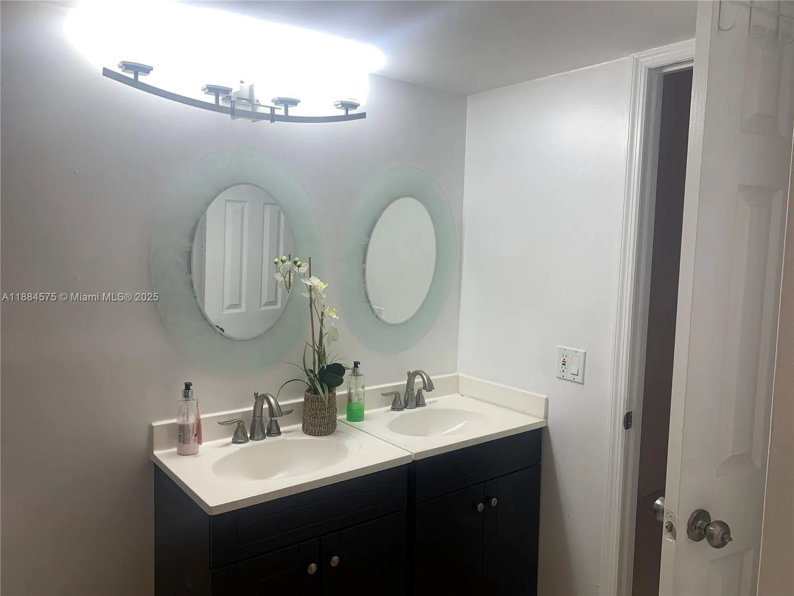 345 Ocean Dr, #1024