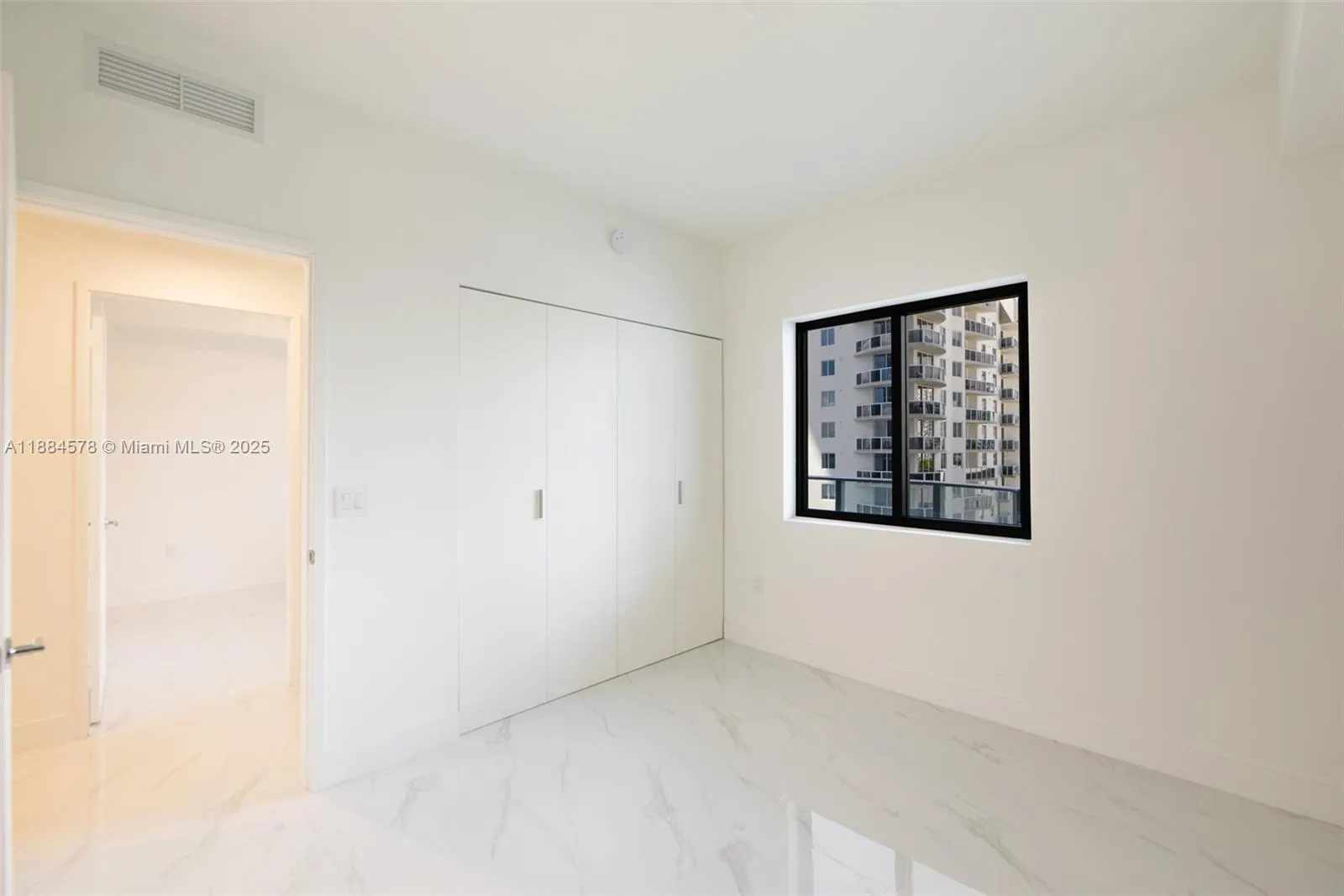 700 NE 24th St, #903