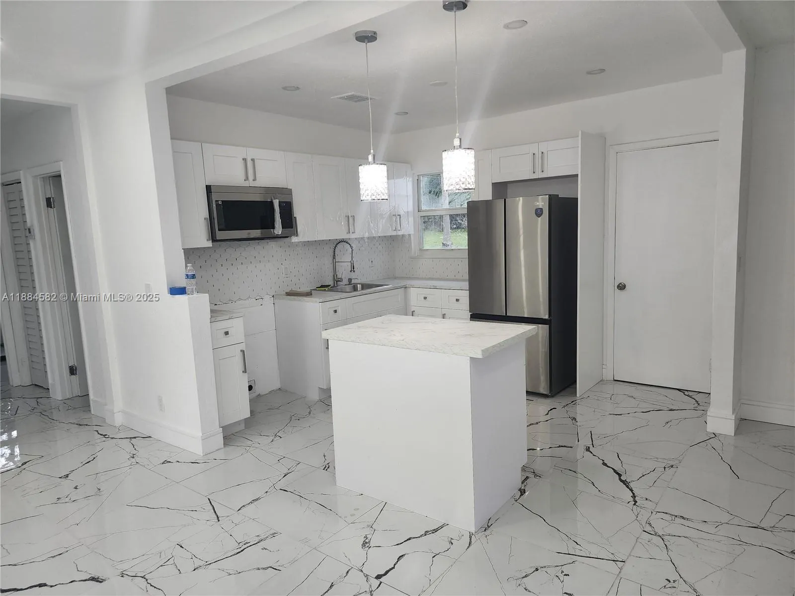 418 NW 8th Ave