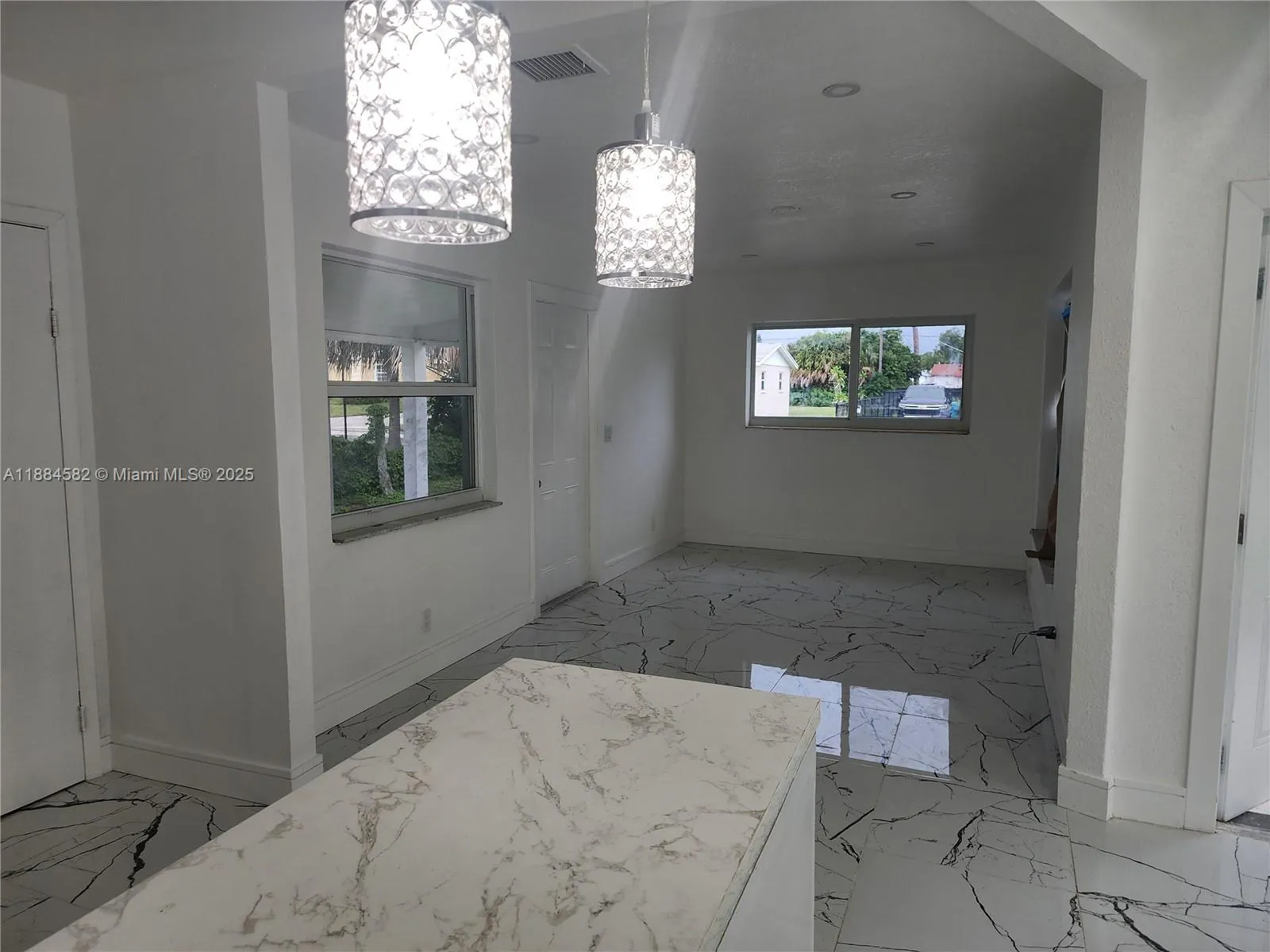 418 NW 8th Ave