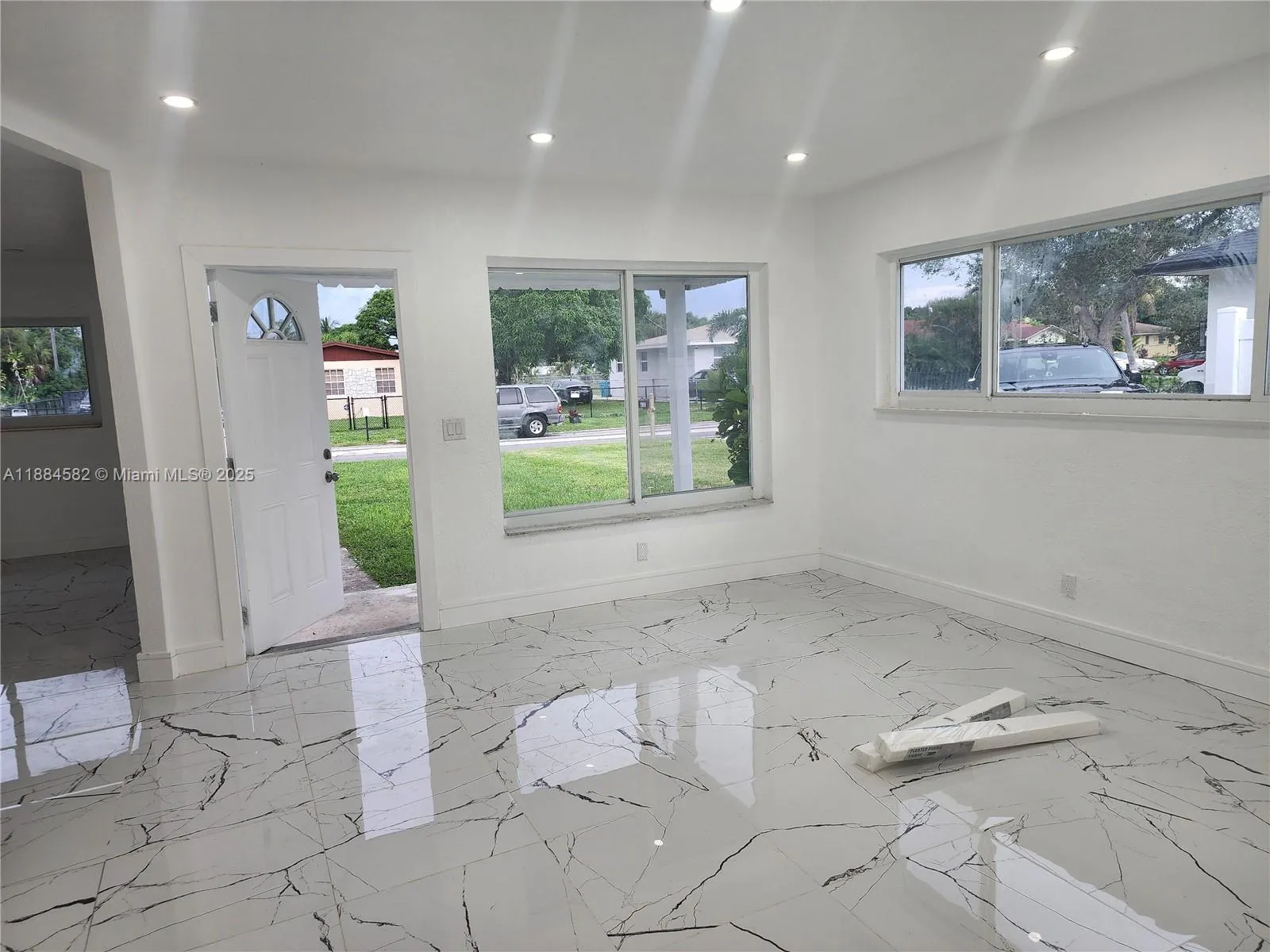 418 NW 8th Ave