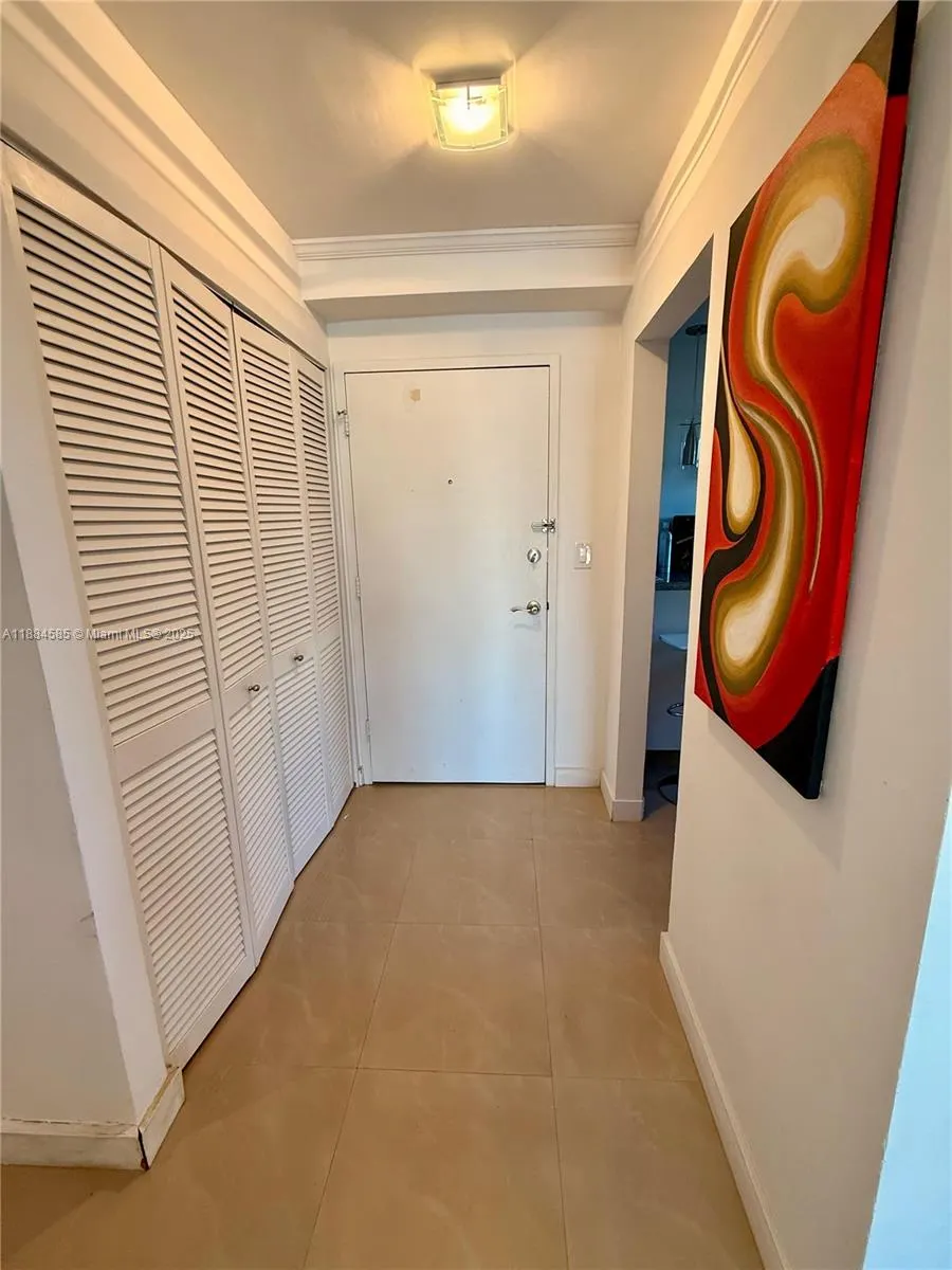 4142 N Jefferson Ave, #4D