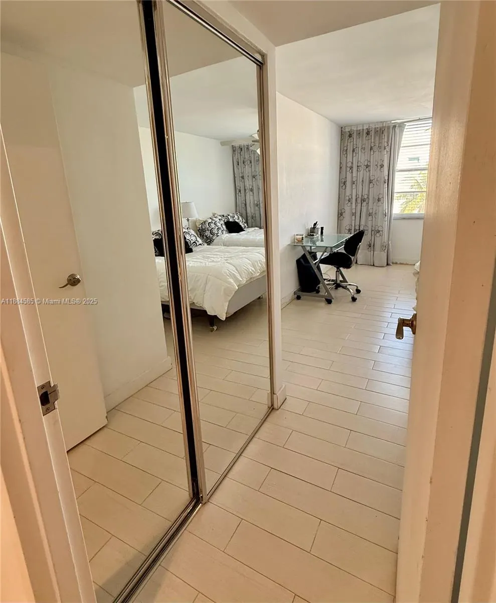 4142 N Jefferson Ave, #4D