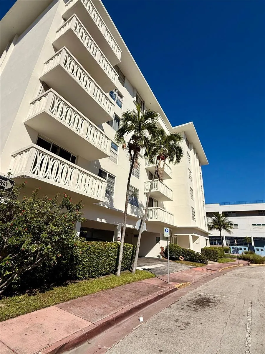 4142 N Jefferson Ave, #4D