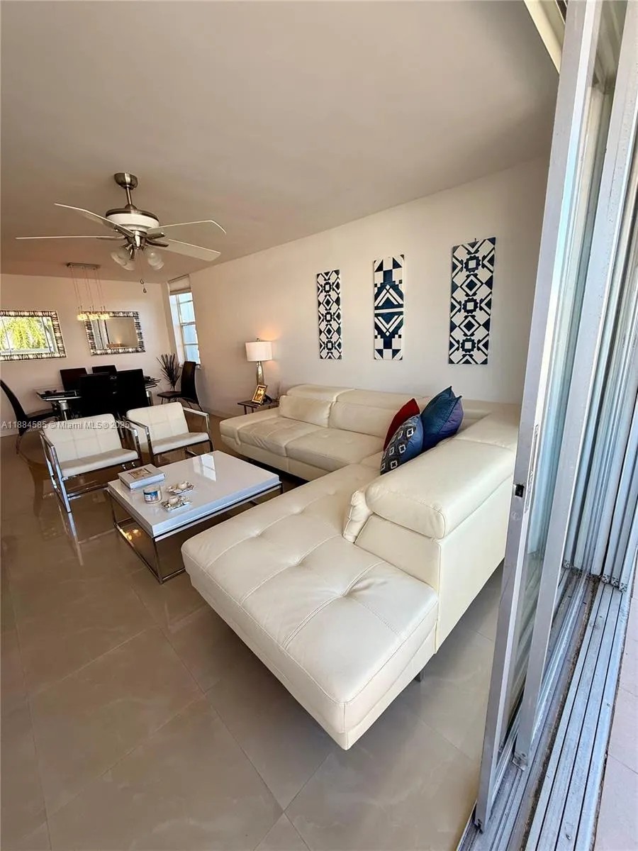 4142 N Jefferson Ave, #4D
