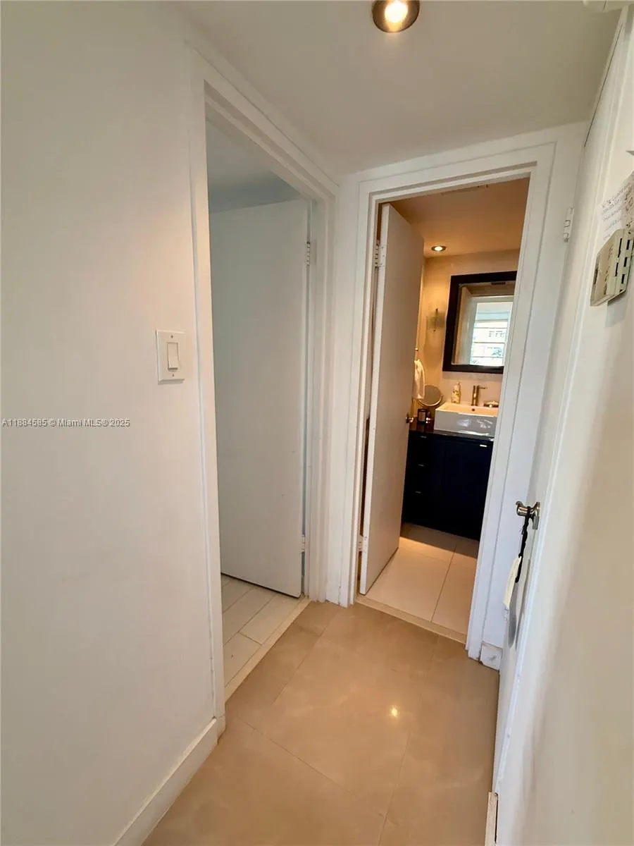 4142 N Jefferson Ave, #4D